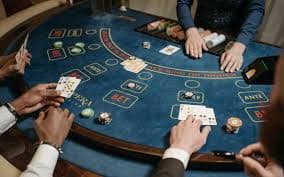 mawartoro Dream Gaming live blackjack table on mobile phone screen